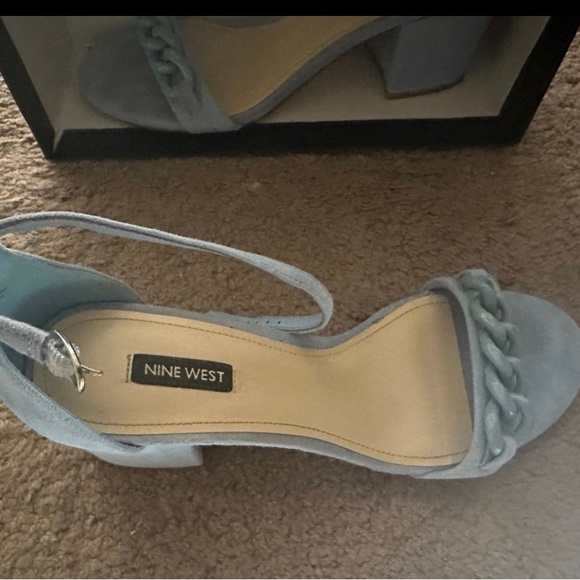 Baby Blue Nine West Block Heels - Picture 3 of 4